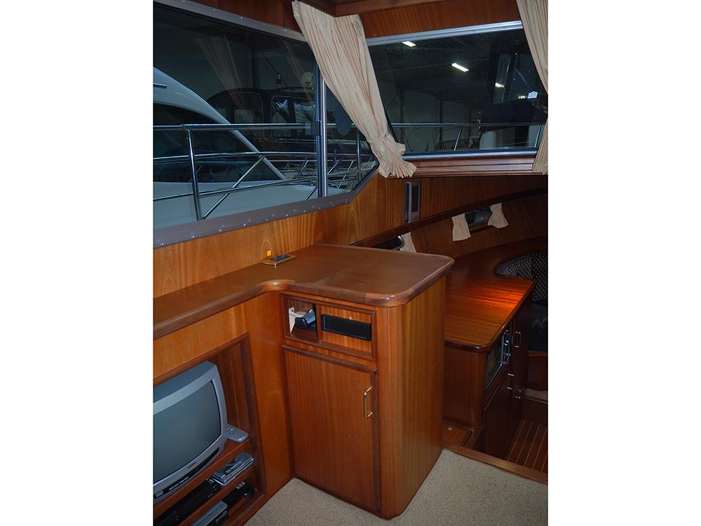 Saloon, Accommodation